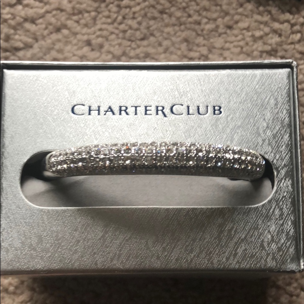 Bangle bracelet